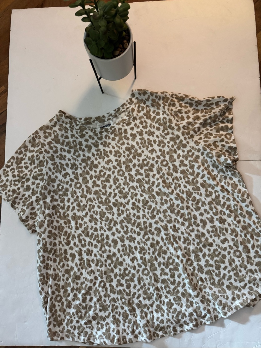 Old Navy Beige and White Leopard Print Short Sleeve Top